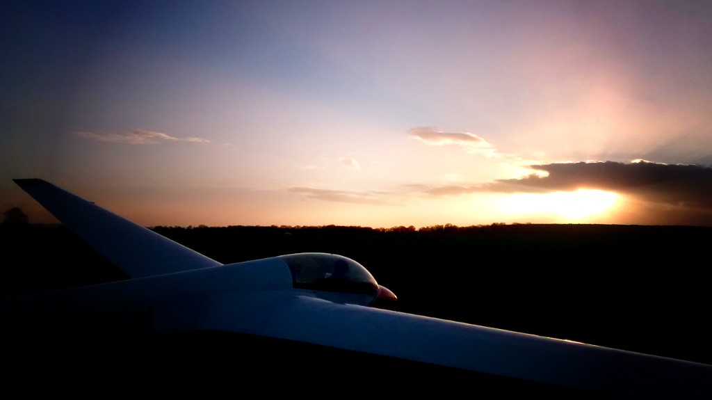 winter_evening_snitterfield_gliding