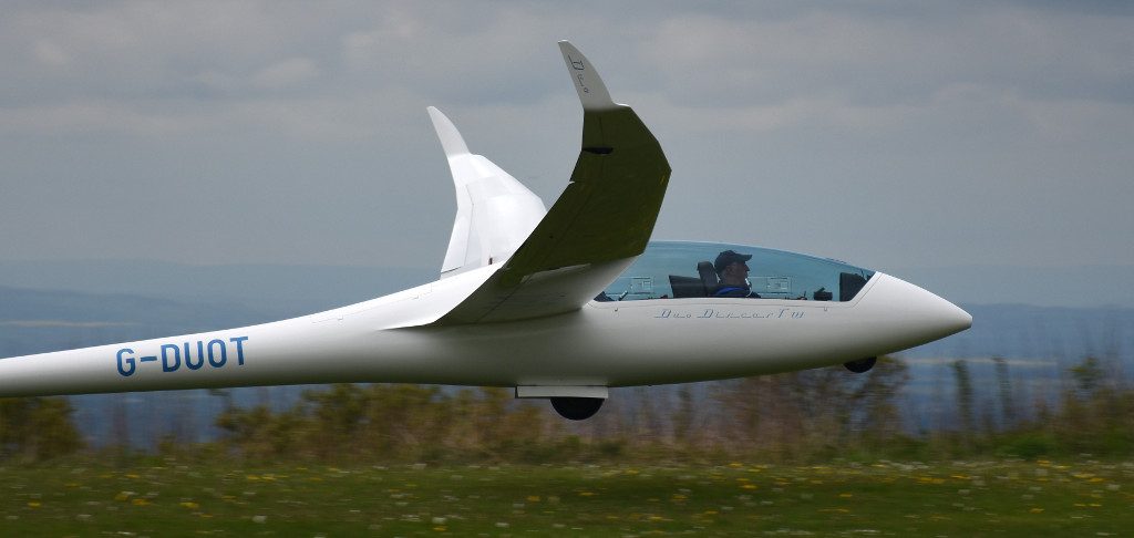 Duo landing at Sutton Bank