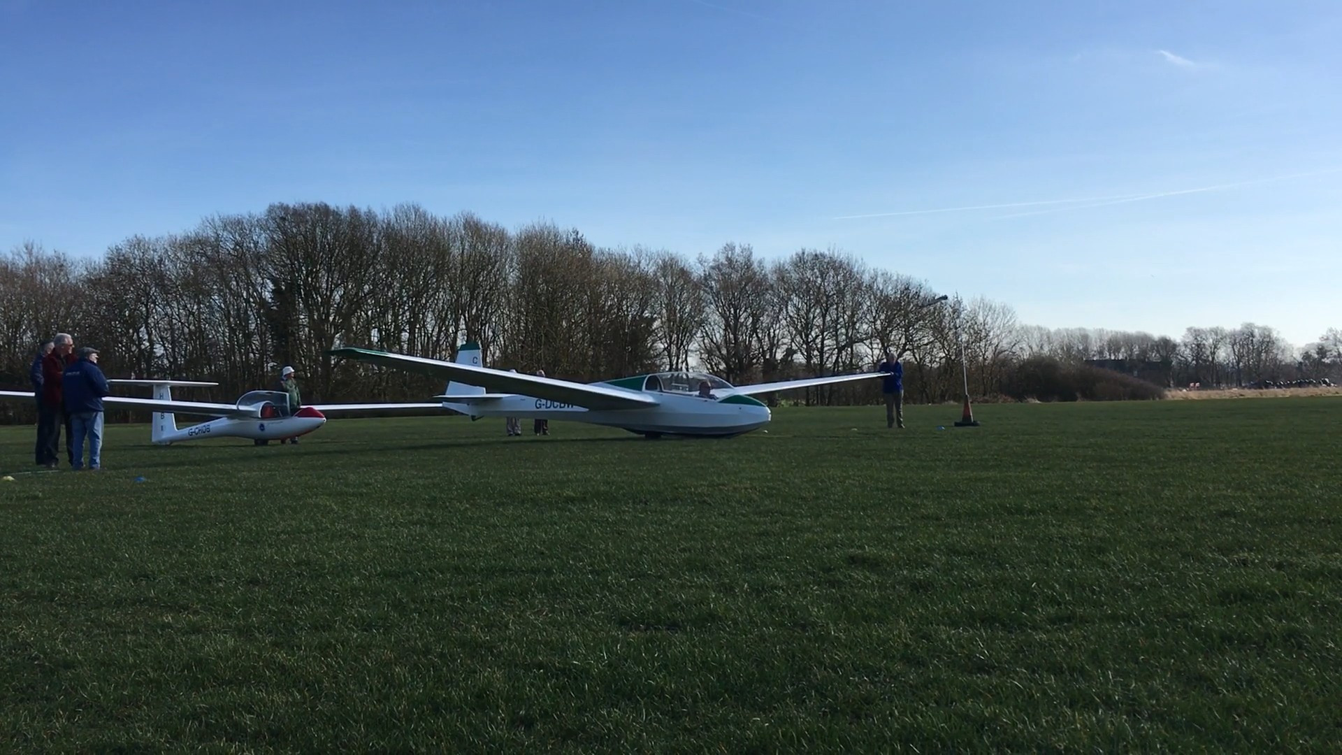 Barry P flies his first glider solo flight at SoAGC Stratford on Avon